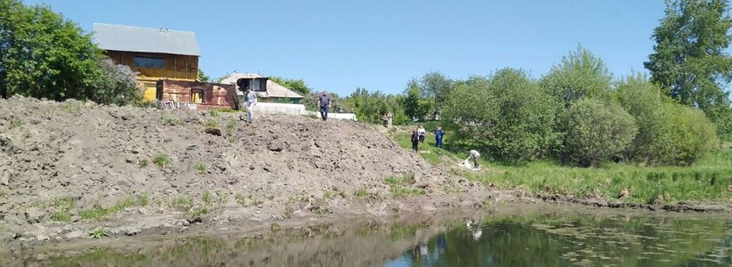 В Тюменской области в селе Решетниково двое детей утонули в котловане во время...