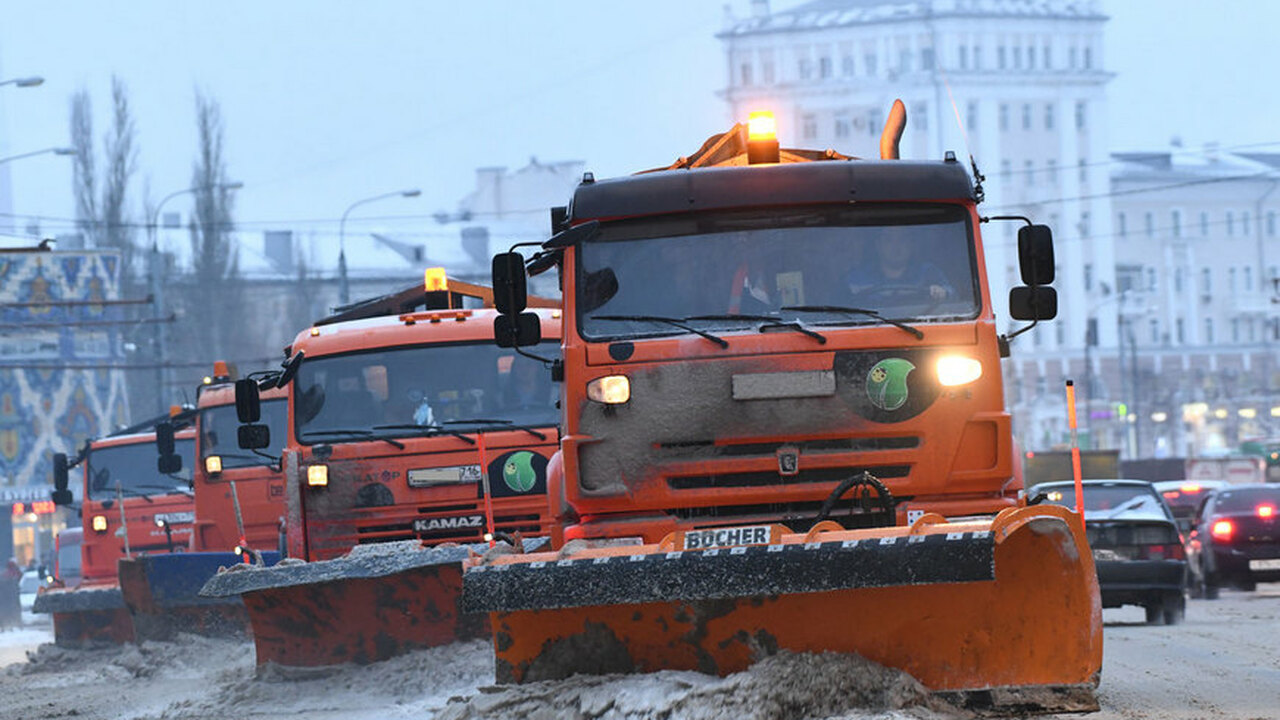 С начала зимы с улиц Альметьевска вывезли в два...