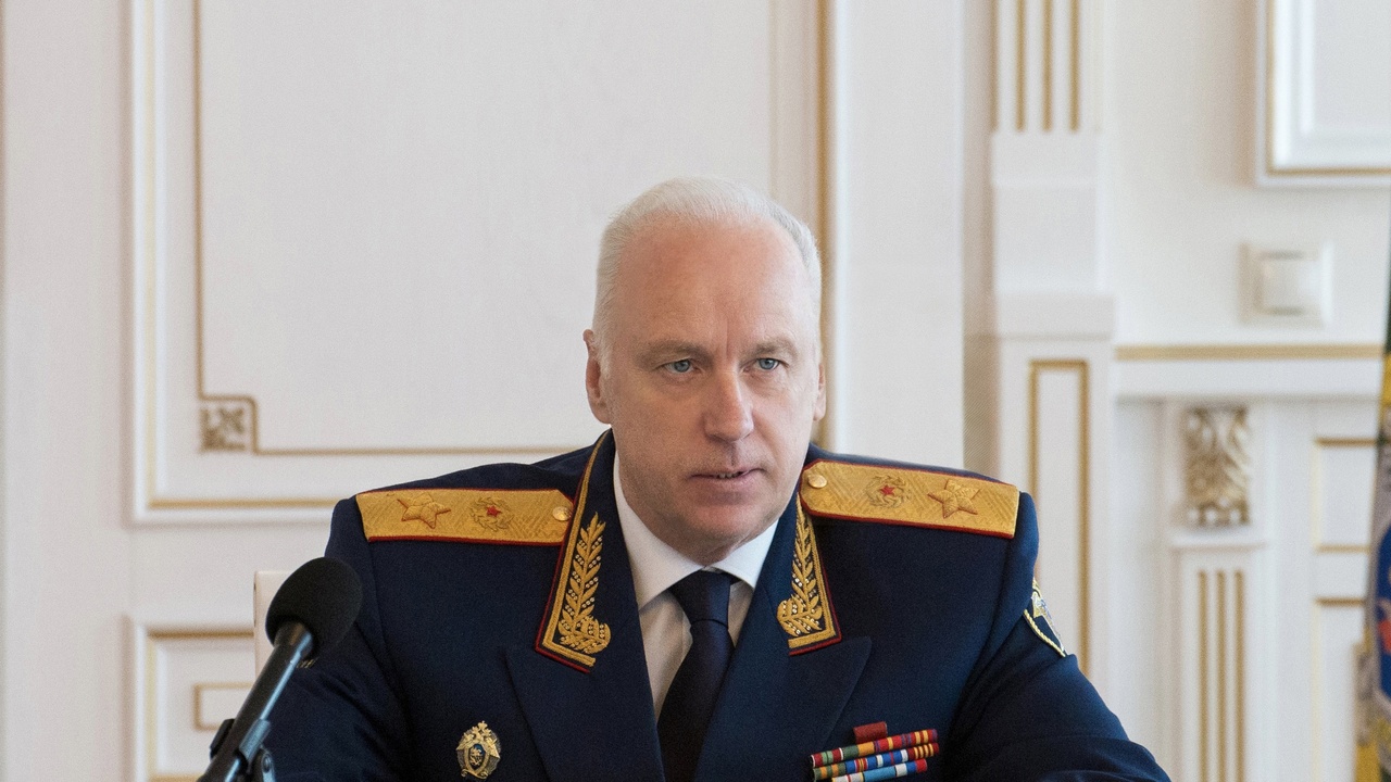 Бастрыкин взял на контроль расследование драки выпускников в центре Казани Александр Бастрыкин взял под контроль расследов...