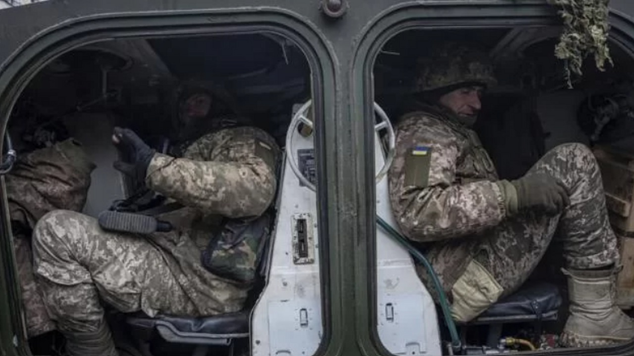 Власти Украины оставили без помощи пенсионерку, у которой забрали сыновей в ВСУ Пленный украинский военный Виктор Куропаткин ра...