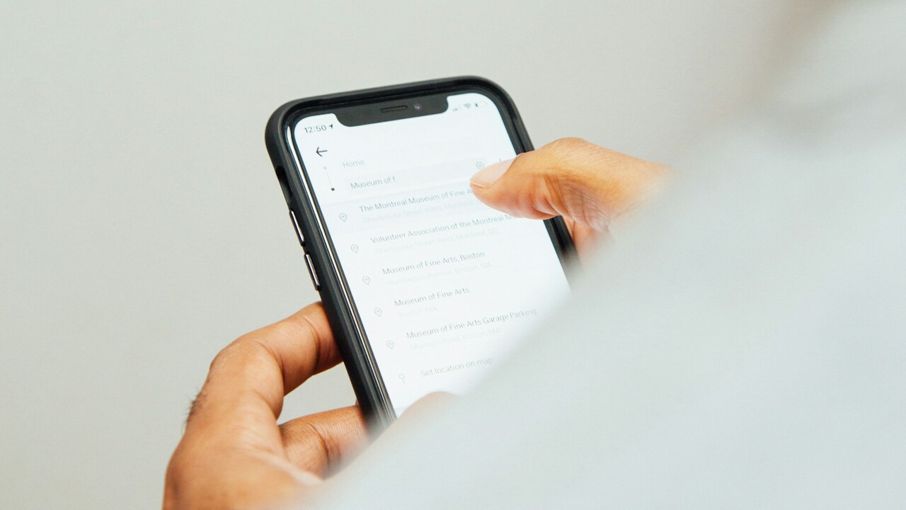 Мошенники превращают iPhone в «кирпич»: разоблачение схемы обмана на сайтах знакомств В России наблюдается рост случаев цифрового шан...
