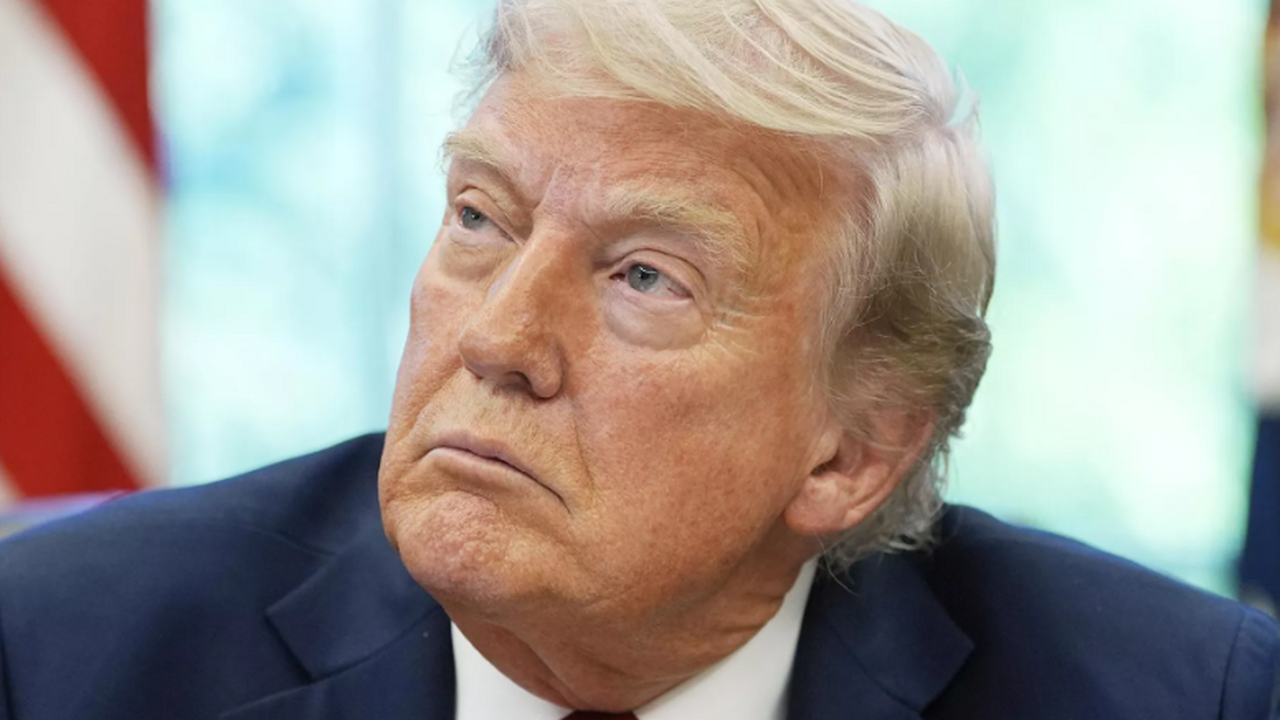 "Есть шанс чего-то достичь": Трамп подвел итоги разговора с Путиным Президент США уверен, что возможны подвижки в у...