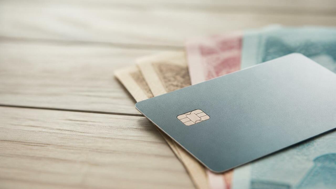 Сервис снятия наличных при оплате картой стал д...