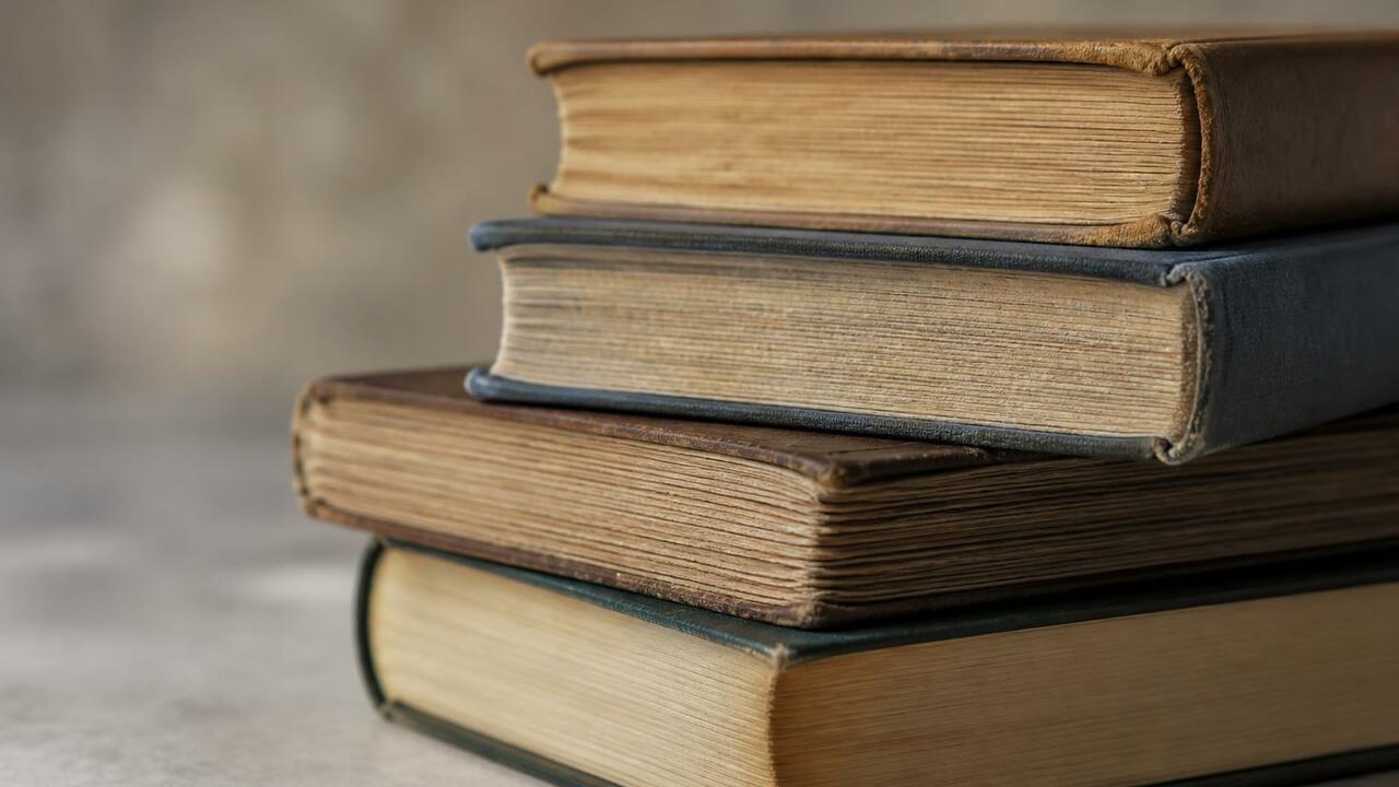 В РФ будут маркировать книги о Цое, Хое и «Агате Кристи» Российский книжный союз обновил перечень книг, ...
