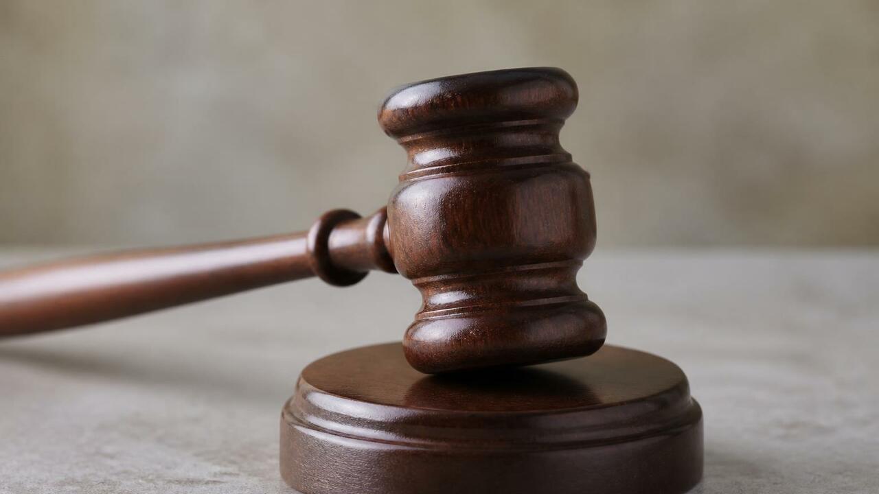 Вологодский суд отказал во взыскании с выпускни...
