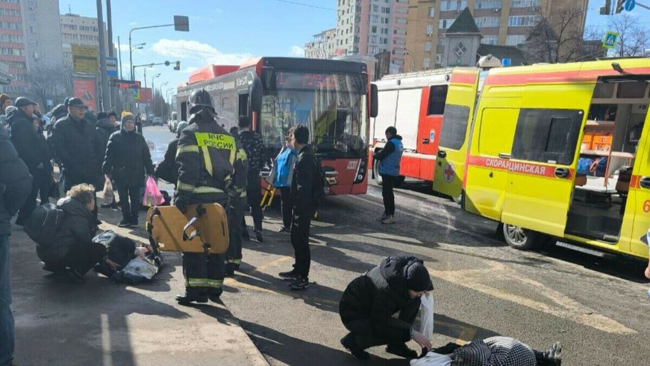 В Казани на улице Вишневского произошло массово...