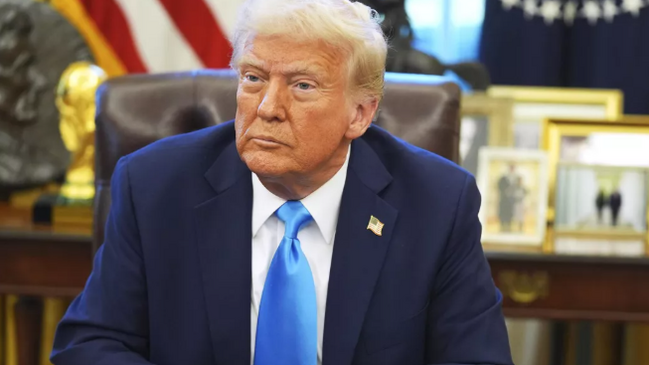 Трамп назвал Путина «приятным джентльменом» после разговора Президент США заявил, что беседа с Владимиром П...