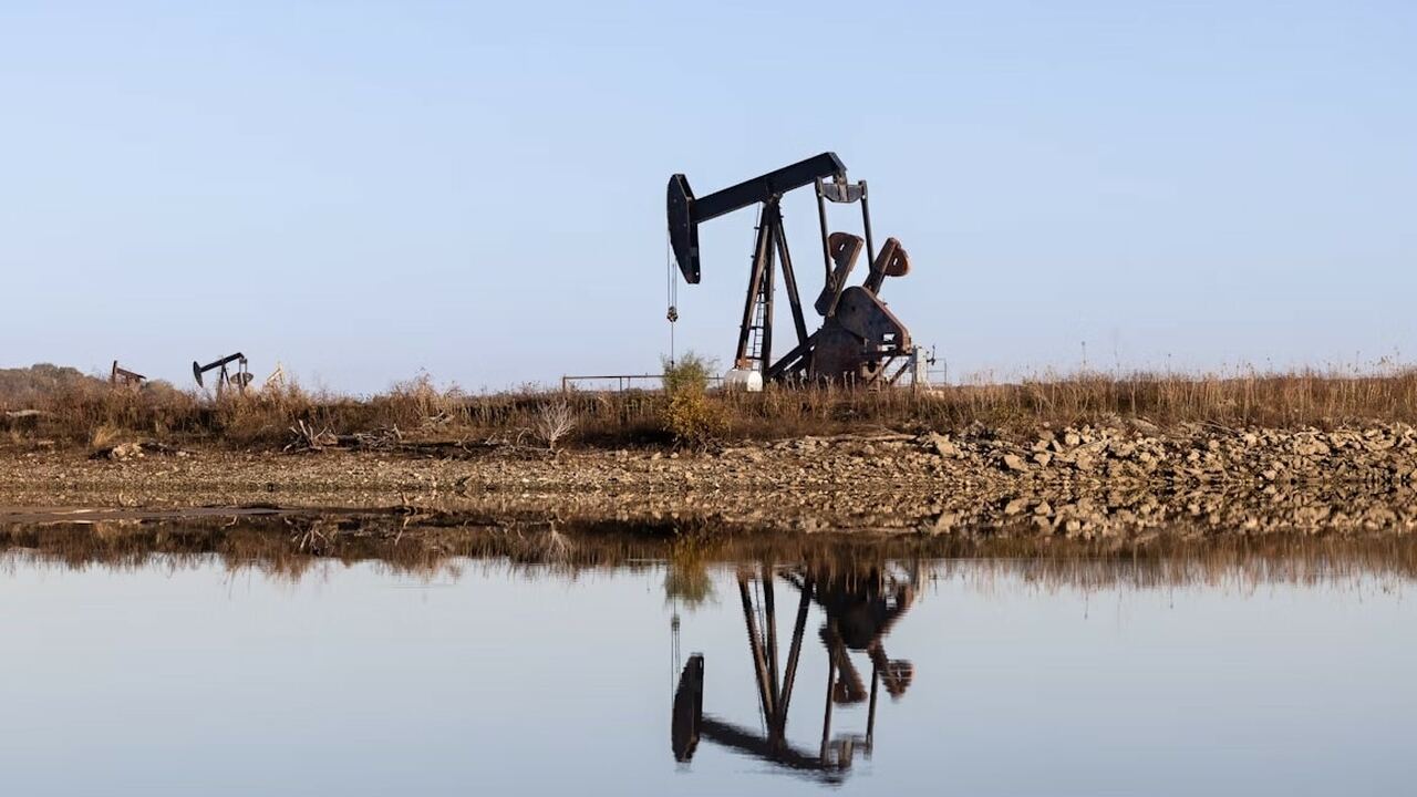 Ученые из Перми нашли способ в 14 раз снизить вязкость нефти Специалисты Пермского Политеха разработали уник...