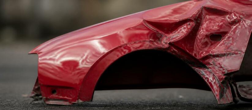 Hyundai влетел в грузовик на трассе М-7 в Татарстане На трассе М-7 в Татарстане Hyundai врезался в г...