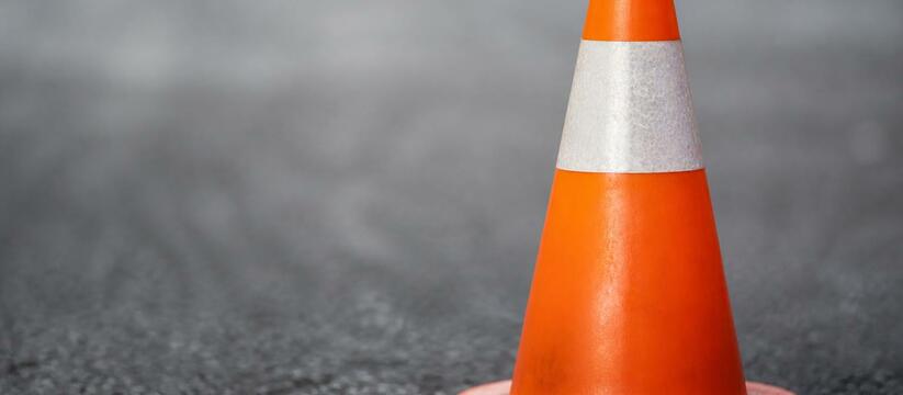 Подъем воды разрушил участок трассы на Урале На трассе Р-351 в Свердловской области из-за по...