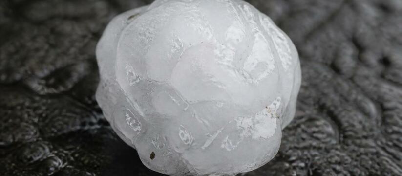 Нижний Новгород накрыл мощный ливень с градом Мощный ливень с градом обрушился на Нижний Новг...
