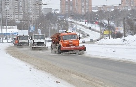 В Альметьевске дорожные службы перешли на усиле...