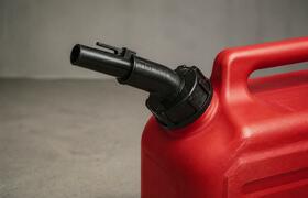 На брянских АЗС разрешили отпуск топлива в кани...