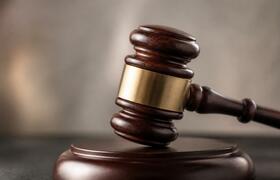 Суд в Ростове разделил кастрюли и маску после р...