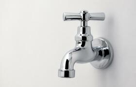 Из-за аварии в Екатеринбурге больницы получают ...