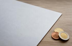 Средняя социальная пенсия в России за год вырос...